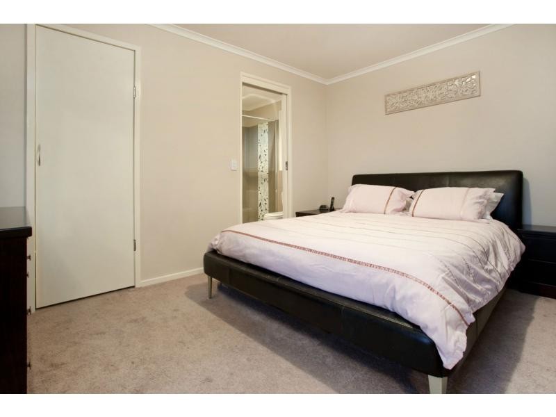 17 Poorinda Rise, Narre Warren VIC 3805