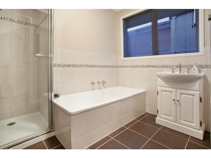 17 Poorinda Rise, Narre Warren VIC 3805