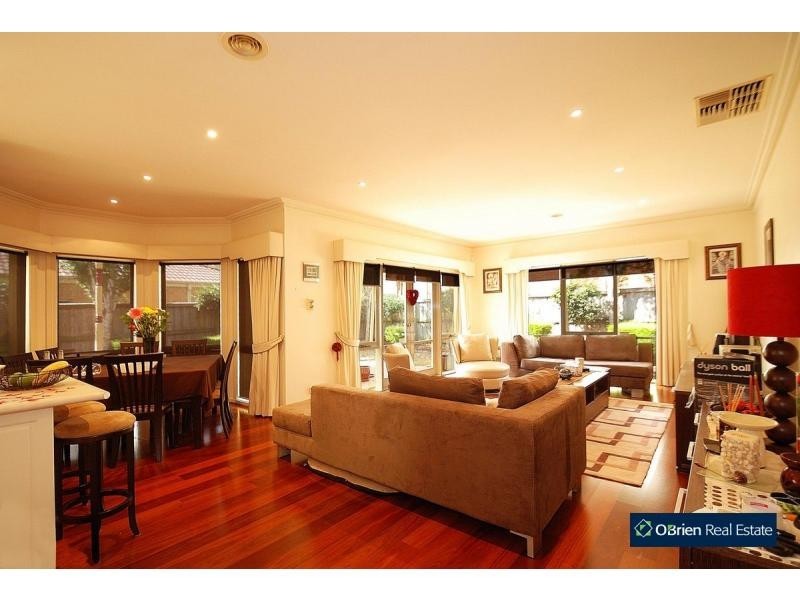 2 Caranya Court, Narre Warren South VIC 3805