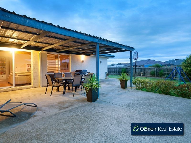 5 Oakgrove Drive, Narre Warren South VIC 3805