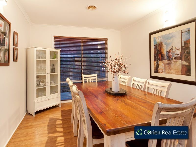 5 Oakgrove Drive, Narre Warren South VIC 3805
