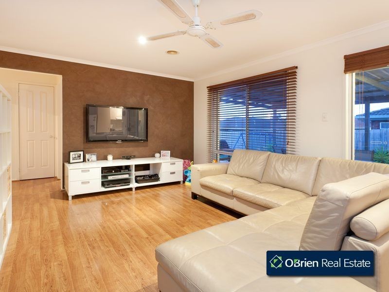 5 Oakgrove Drive, Narre Warren South VIC 3805