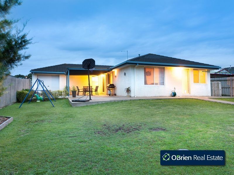 5 Oakgrove Drive, Narre Warren South VIC 3805