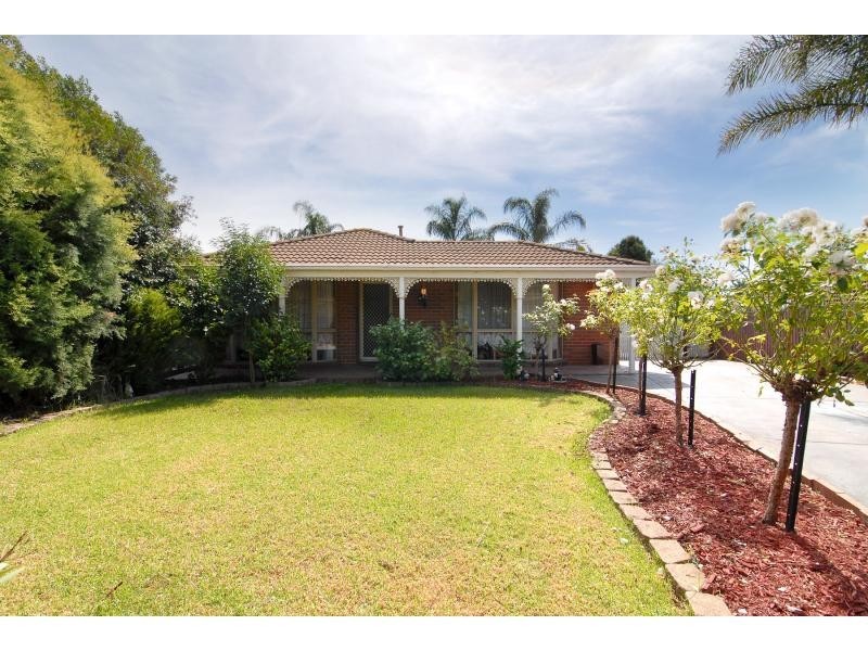 9 Valda Court, Cranbourne VIC 3977