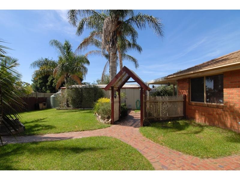 9 Valda Court, Cranbourne VIC 3977