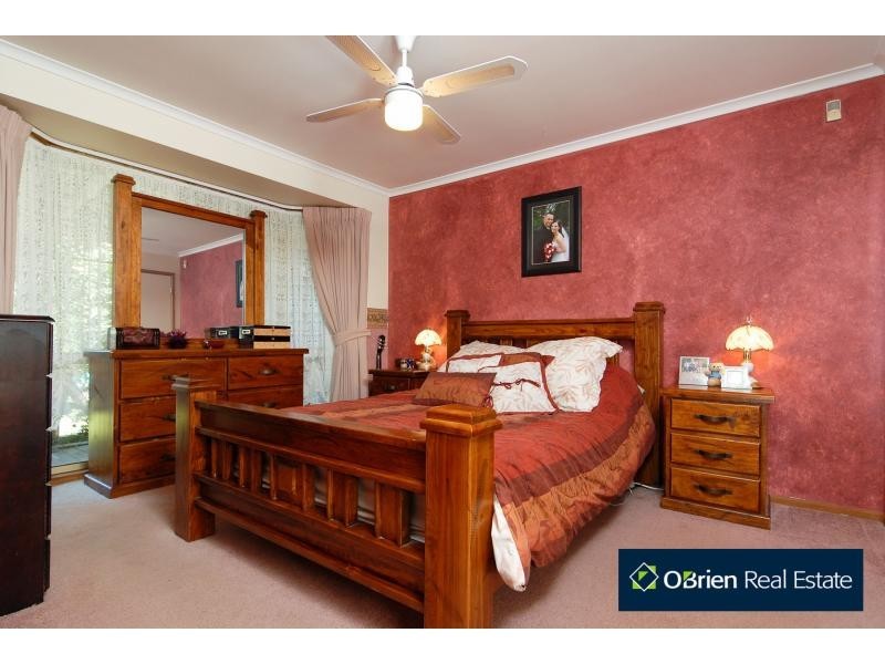 9 Valda Court, Cranbourne VIC 3977