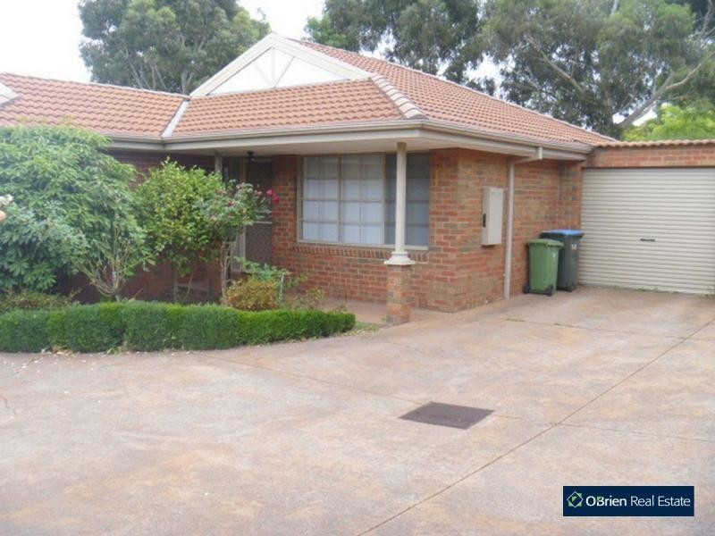 1/6 Messmate Court, Berwick VIC 3806
