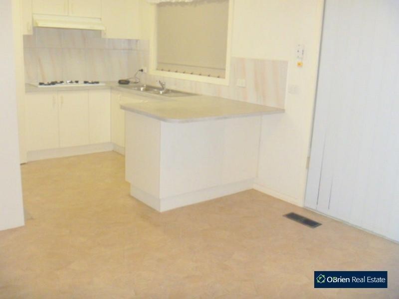 1/6 Messmate Court, Berwick VIC 3806