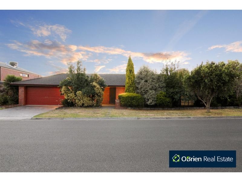 2 Quarrion Drive, Carrum Downs VIC 3201
