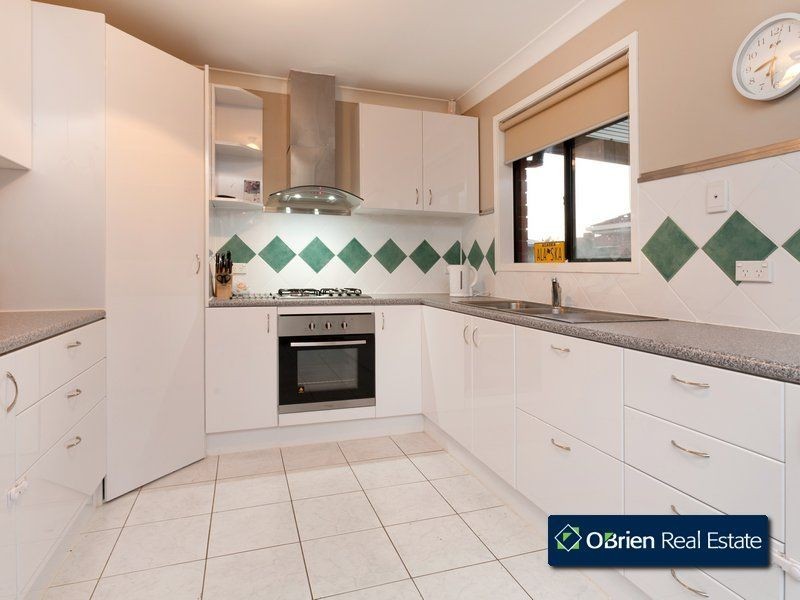 1 Light Horse Crescent, Narre Warren South VIC 3805