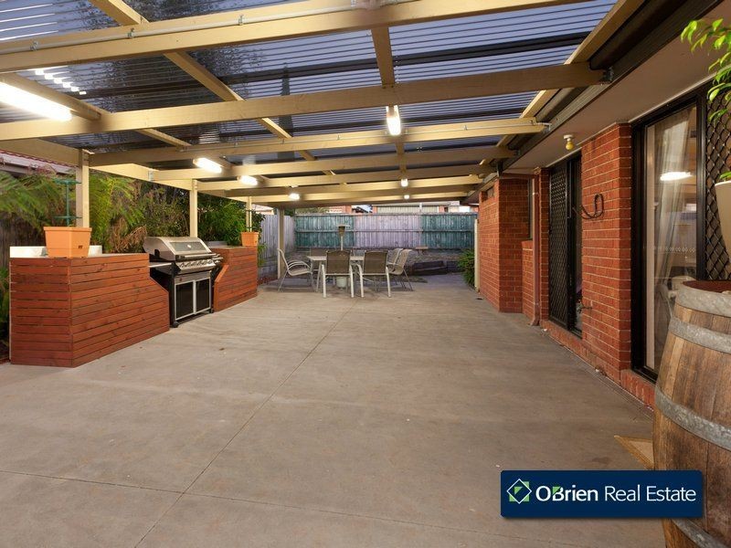1 Light Horse Crescent, Narre Warren South VIC 3805