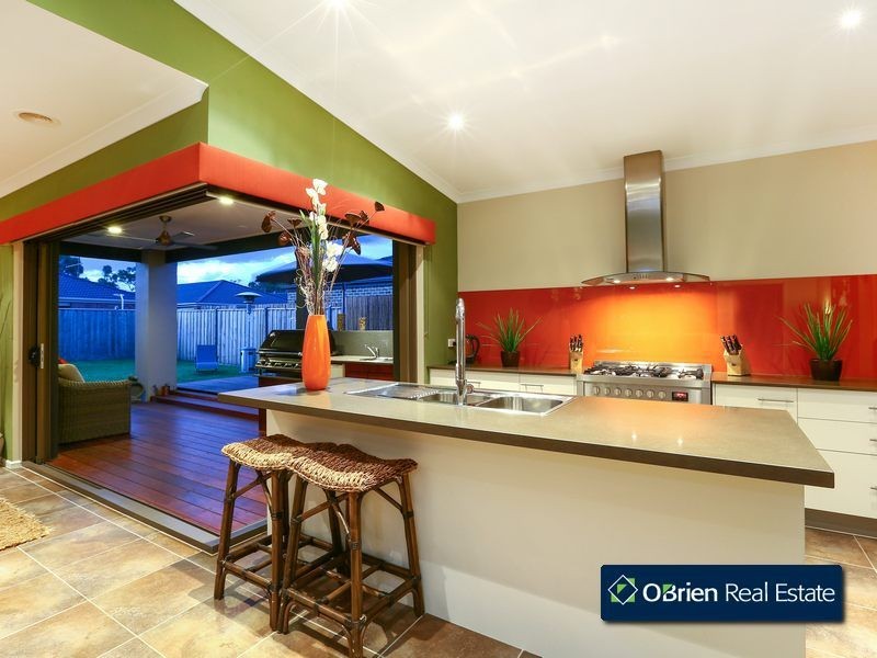 45 Charlbury Crescent, Cranbourne North VIC 3977