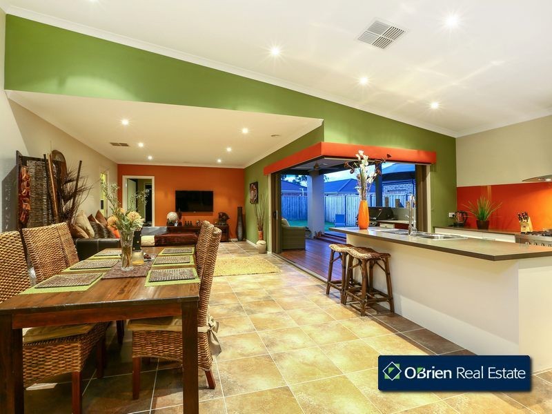 45 Charlbury Crescent, Cranbourne North VIC 3977