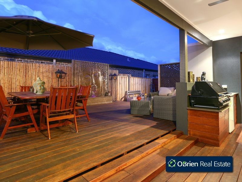 45 Charlbury Crescent, Cranbourne North VIC 3977