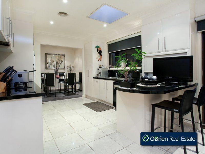 5 Patricia Court, Berwick VIC 3806