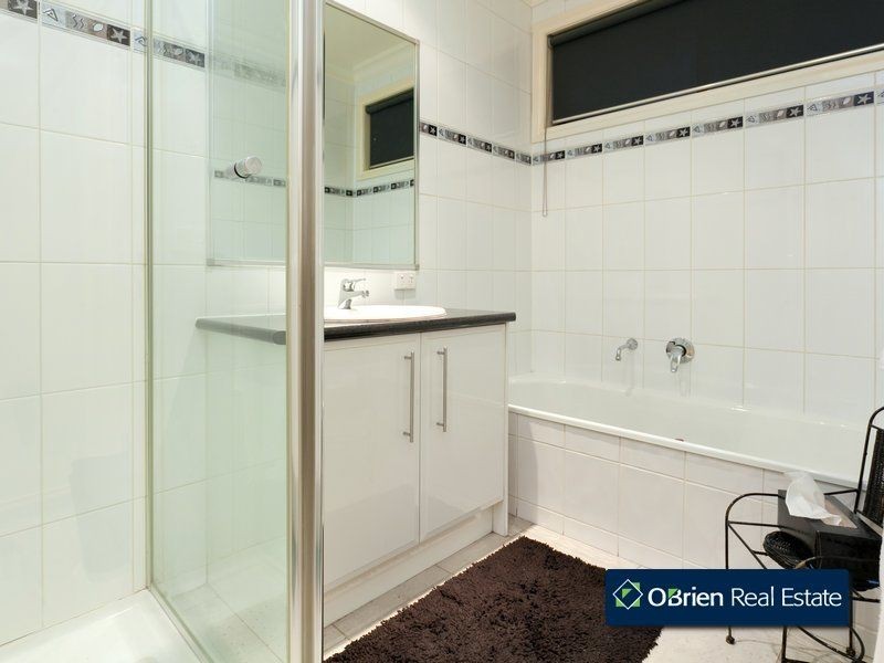 5 Patricia Court, Berwick VIC 3806