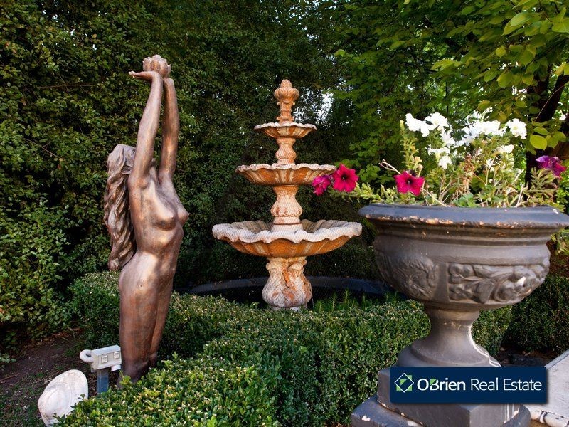 5 Patricia Court, Berwick VIC 3806