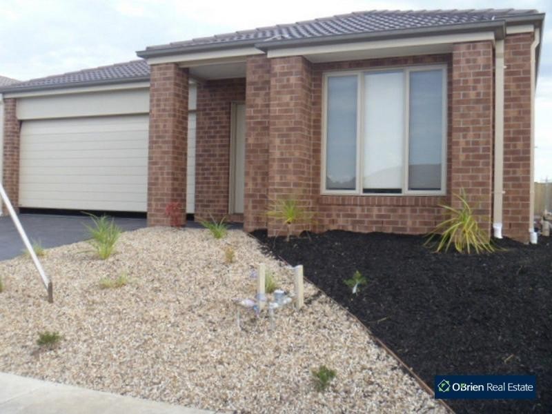 5 Katahdin Terrace, Cranbourne North VIC 3977