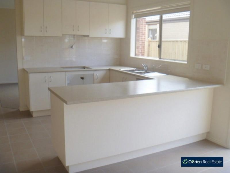 5 Katahdin Terrace, Cranbourne North VIC 3977