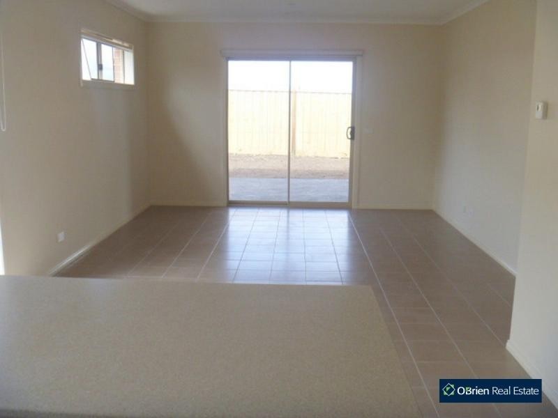 5 Katahdin Terrace, Cranbourne North VIC 3977