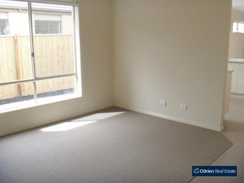 5 Katahdin Terrace, Cranbourne North VIC 3977