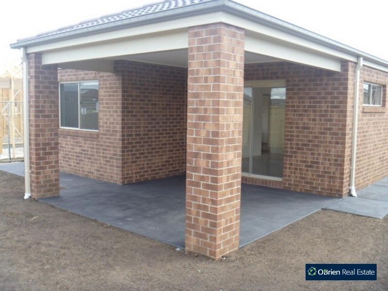 5 Katahdin Terrace, Cranbourne North VIC 3977