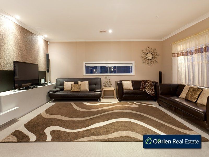 12 Waterbury Street, Cranbourne VIC 3977