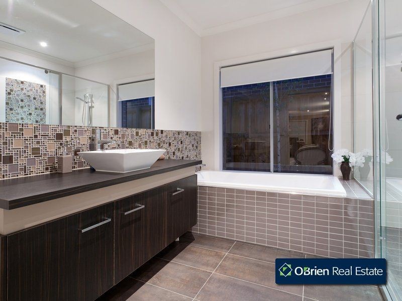 12 Waterbury Street, Cranbourne VIC 3977