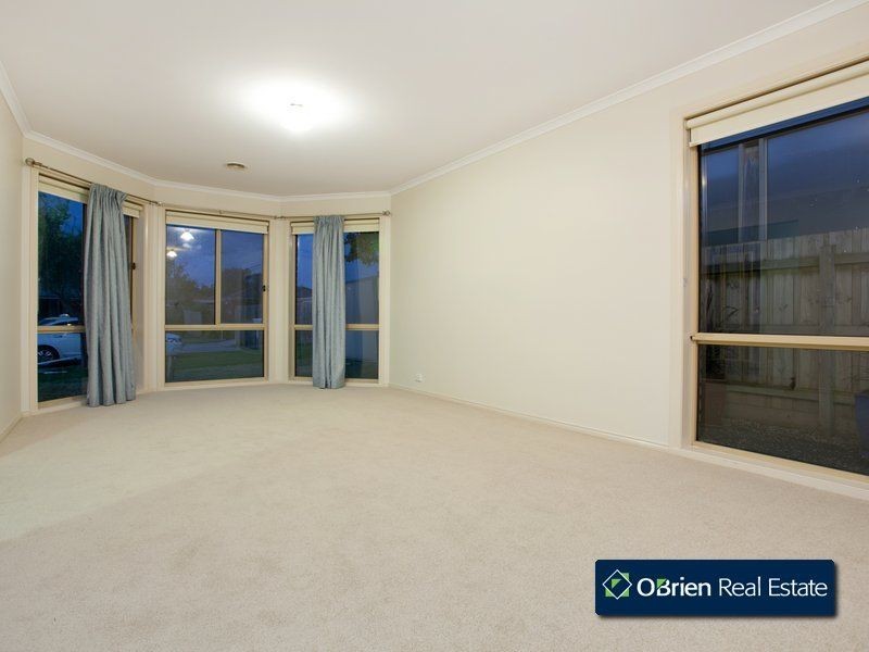 5 Shaz Court, Berwick VIC 3806