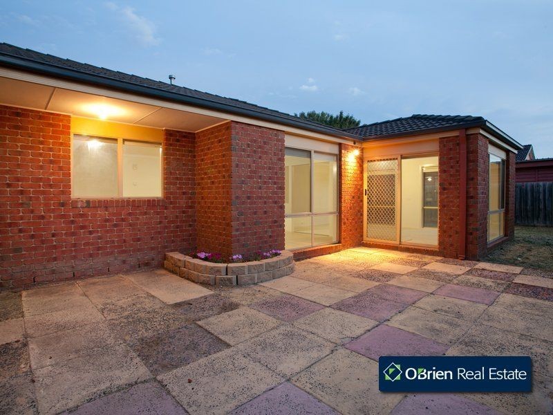 5 Shaz Court, Berwick VIC 3806