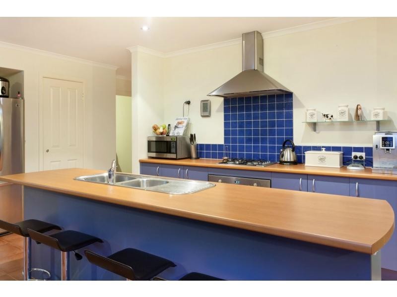 21 Osmington Circle, Narre Warren South VIC 3805