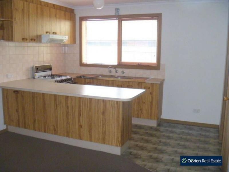 52 Collins Crescent, Berwick VIC 3806