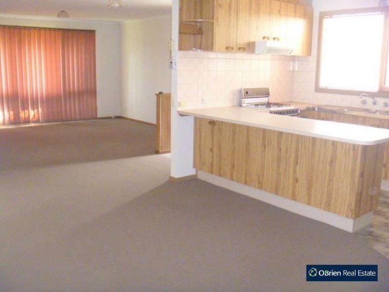 52 Collins Crescent, Berwick VIC 3806