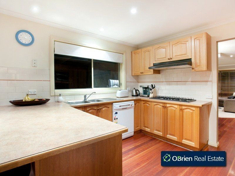 43 Jarryd Crescent, Berwick VIC 3806