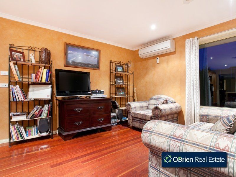 43 Jarryd Crescent, Berwick VIC 3806