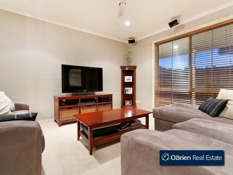 43 Jarryd Crescent, Berwick VIC 3806