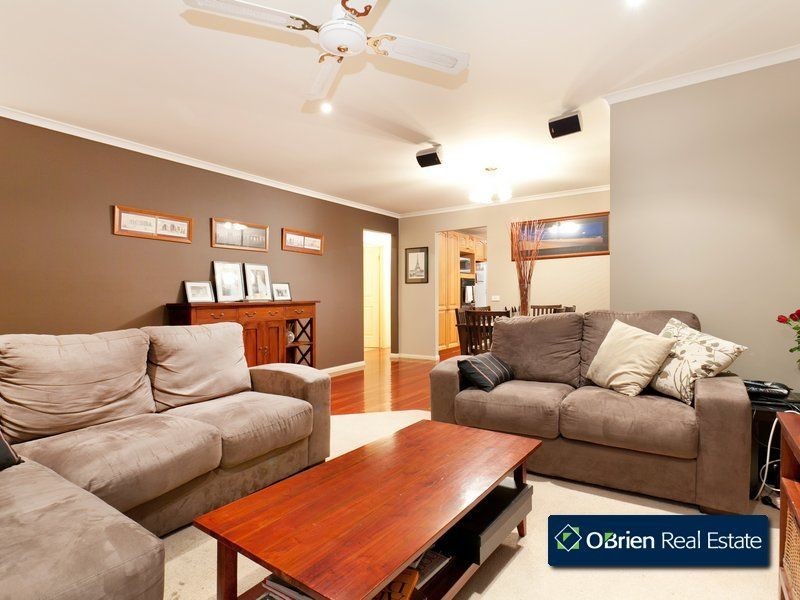 43 Jarryd Crescent, Berwick VIC 3806