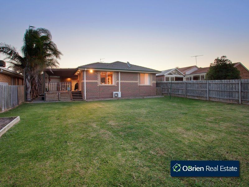 43 Jarryd Crescent, Berwick VIC 3806