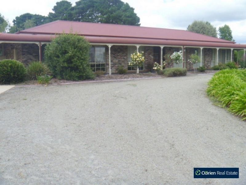 21 Pinehill Drive, Pakenham VIC 3810