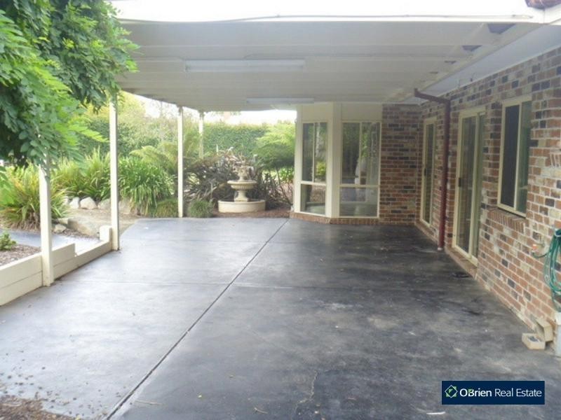 21 Pinehill Drive, Pakenham VIC 3810