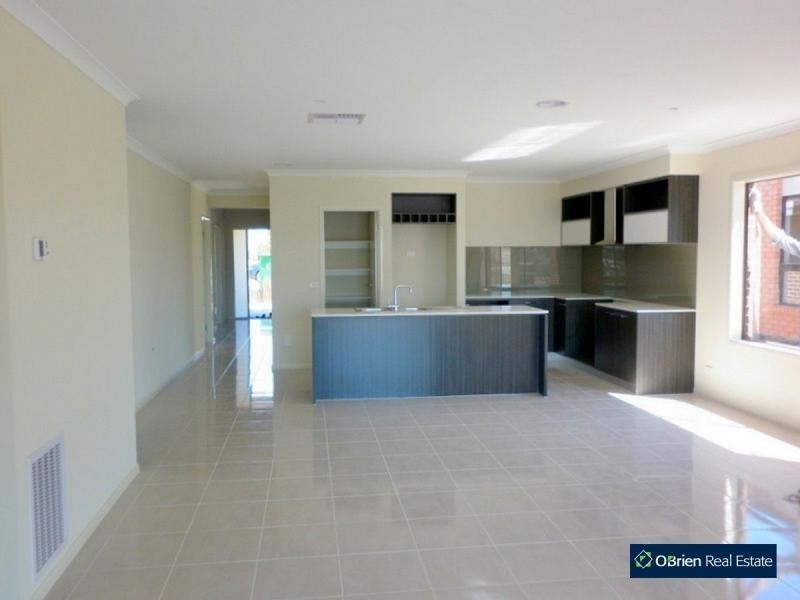 24 Franklin Way, Officer VIC 3809