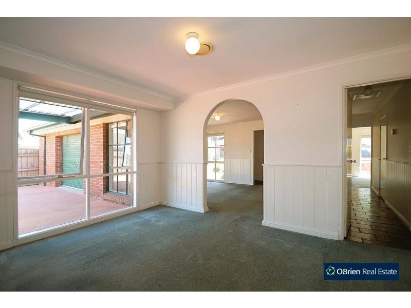 11 Millgrove Way, Berwick VIC 3806