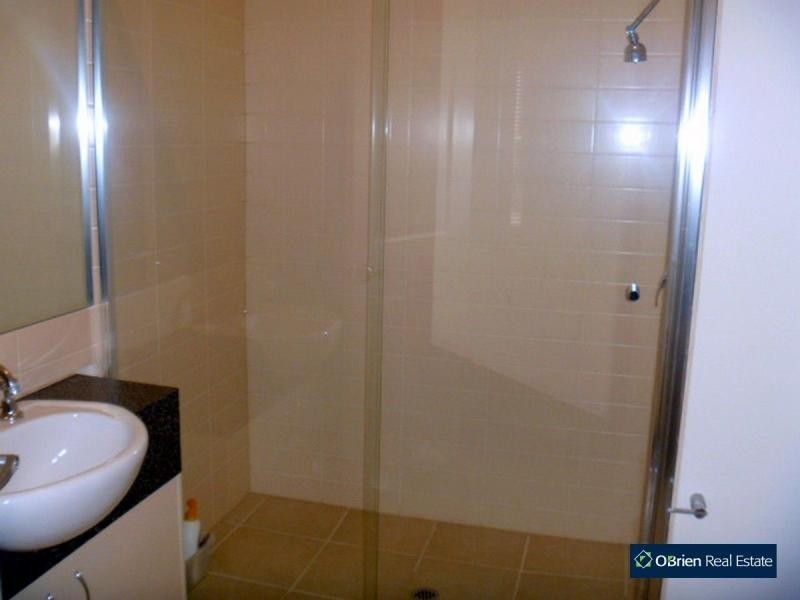 2/42 Inglis Road, Berwick VIC 3806