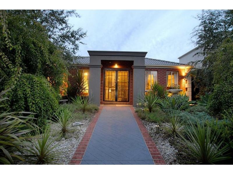 9 Hunt Club Road, Narre Warren South VIC 3805