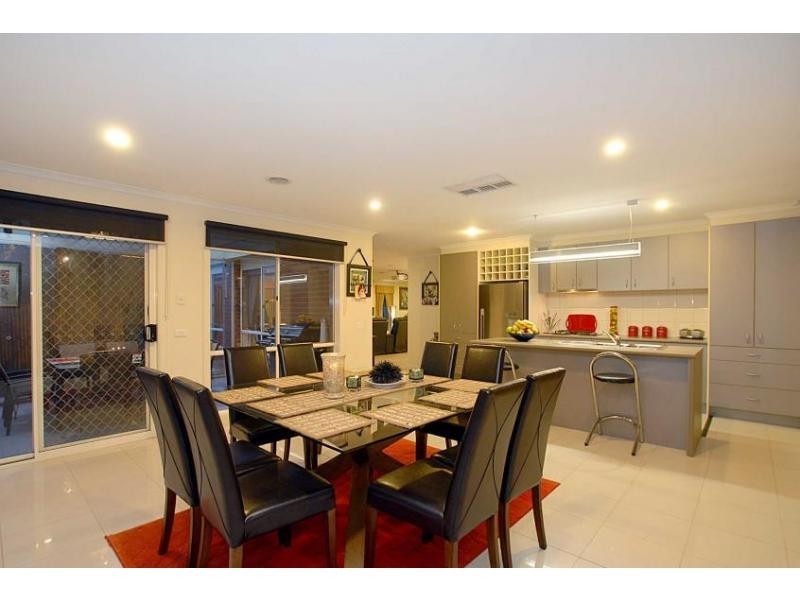 9 Hunt Club Road, Narre Warren South VIC 3805