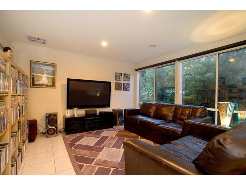 9 Hunt Club Road, Narre Warren South VIC 3805