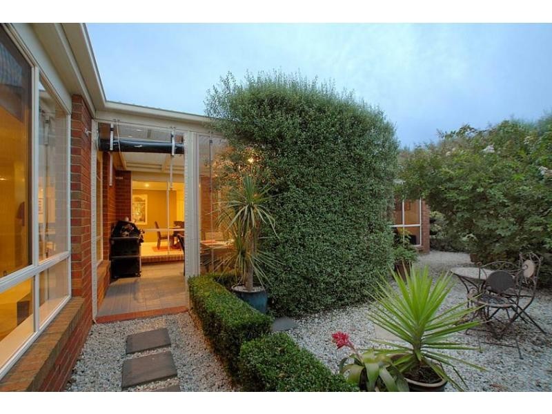 9 Hunt Club Road, Narre Warren South VIC 3805