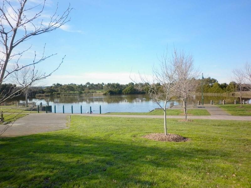 9 Hunt Club Road, Narre Warren South VIC 3805