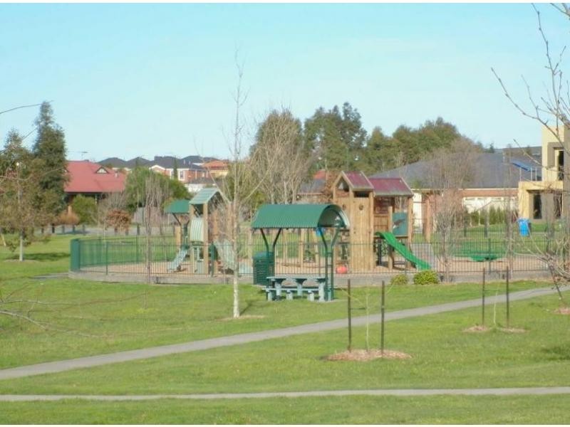 9 Hunt Club Road, Narre Warren South VIC 3805