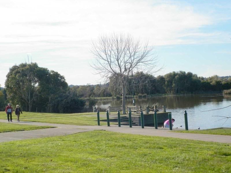 9 Hunt Club Road, Narre Warren South VIC 3805